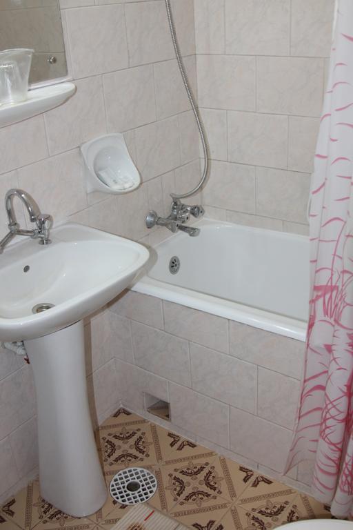 Hotel Zimbru Câmpulung Moldovenesc Quarto foto