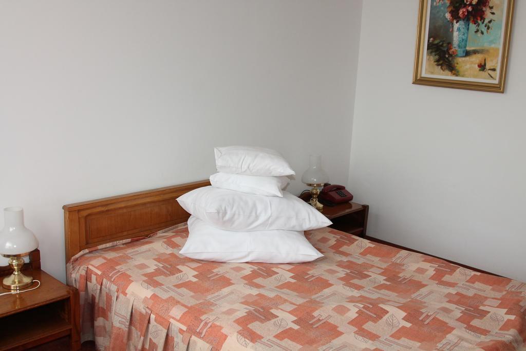 Hotel Zimbru Câmpulung Moldovenesc Quarto foto
