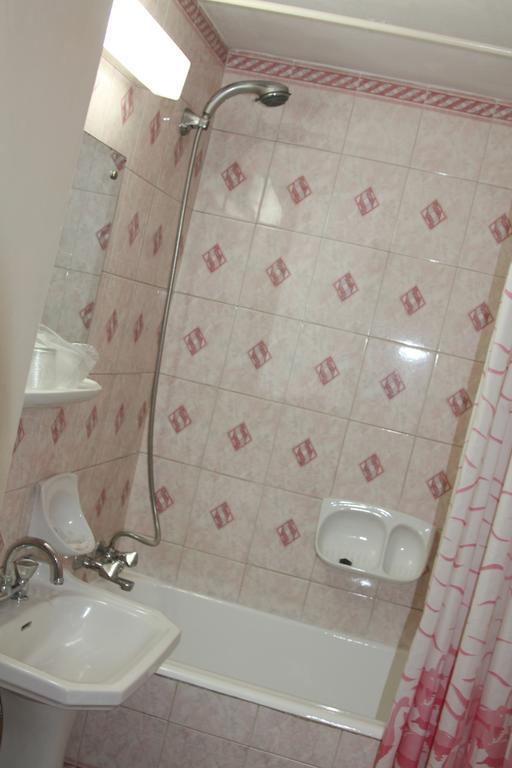Hotel Zimbru Câmpulung Moldovenesc Quarto foto